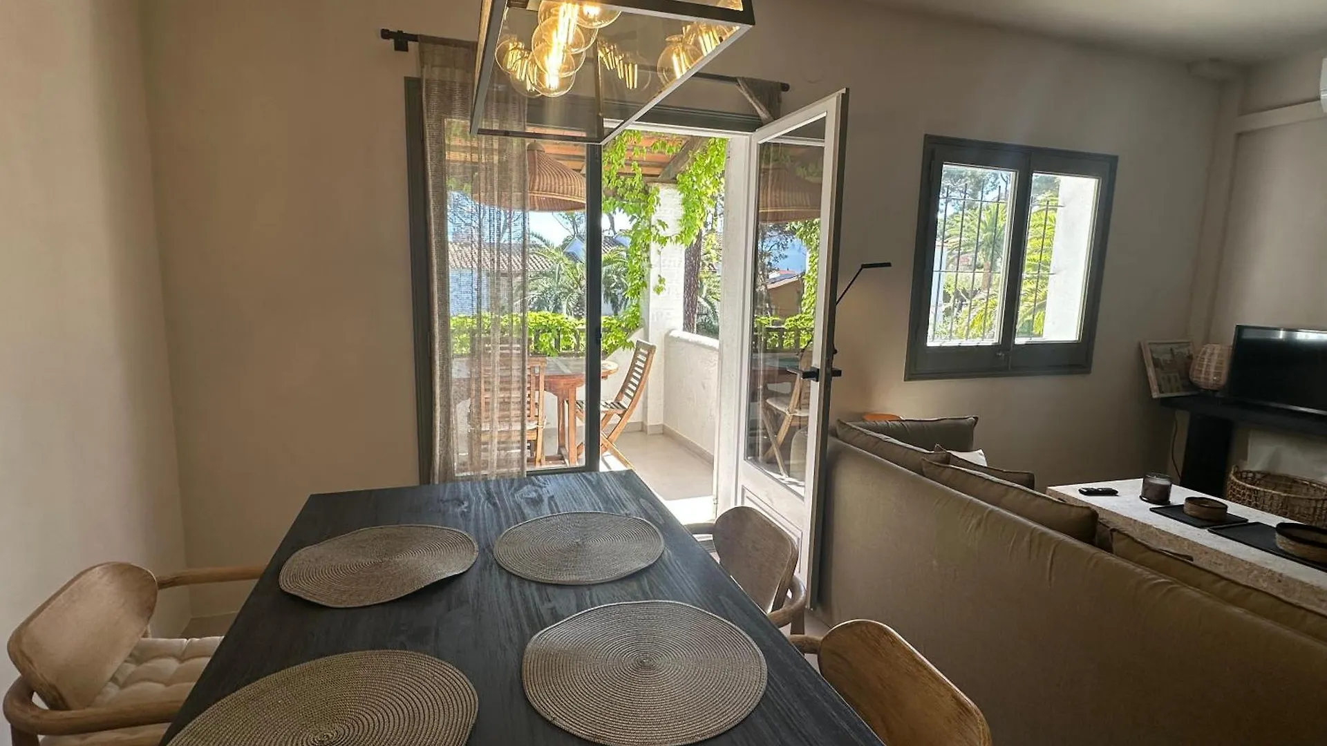 Villa Blanca 13 - Recien Renovada Casa Con Jardin Y Piscina Comunitaria Pals 0*,  Spain