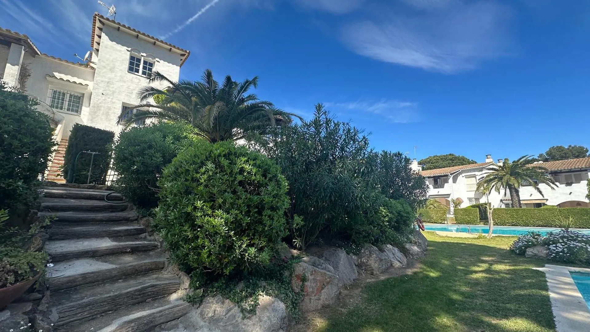 Villa Blanca 13 - Recien Renovada Casa Con Jardin Y Piscina Comunitaria Pals