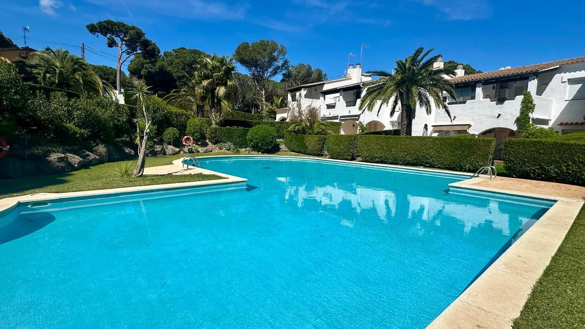 Villa Blanca 13 - Recien Renovada Casa Con Jardin Y Piscina Comunitaria Pals