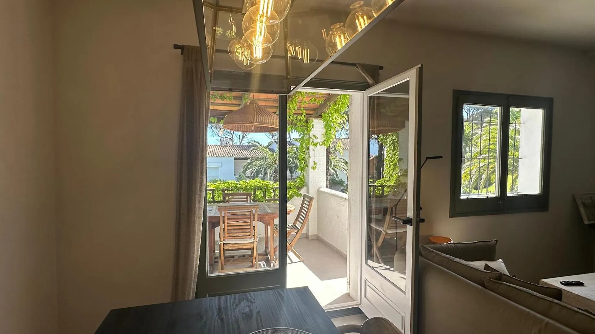 Villa Blanca 13 - Recien Renovada Casa Con Jardin Y Piscina Comunitaria Pals Holiday home