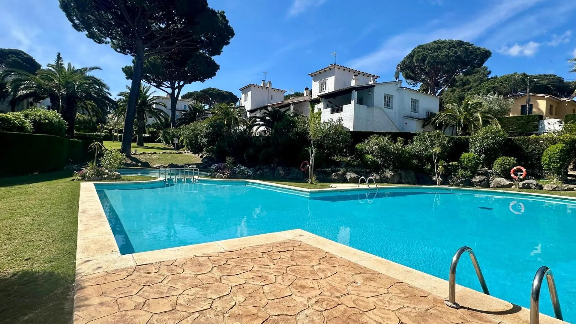 Villa Blanca 13 - Recien Renovada Casa Con Jardin Y Piscina Comunitaria Pals Spain