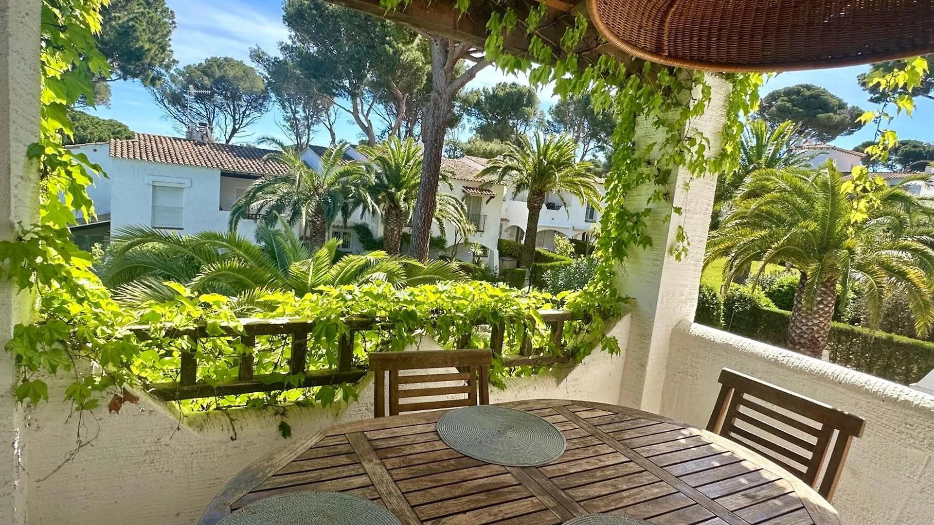 Villa Blanca 13 - Recien Renovada Casa Con Jardin Y Piscina Comunitaria Pals 0*,