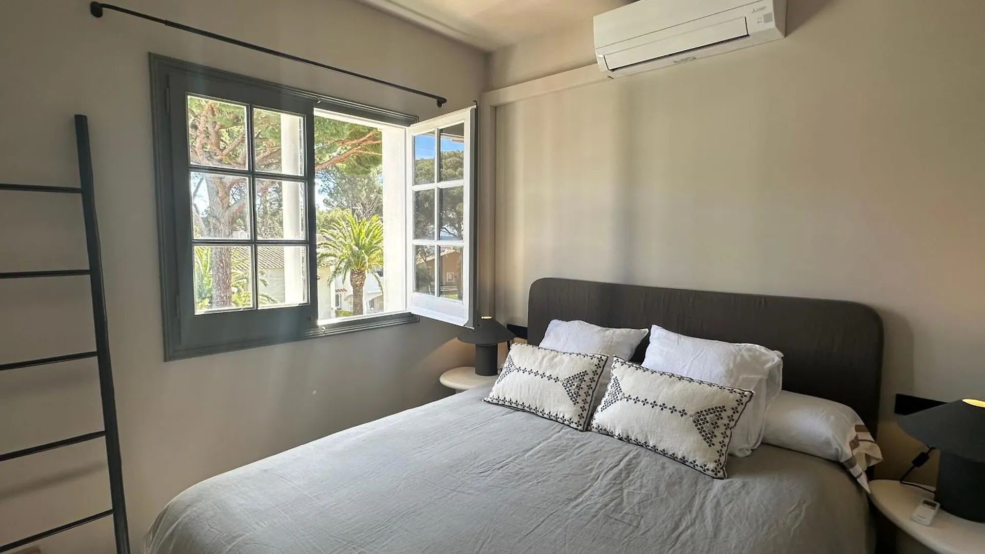 Villa Blanca 13 - Recien Renovada Casa Con Jardin Y Piscina Comunitaria Pals
